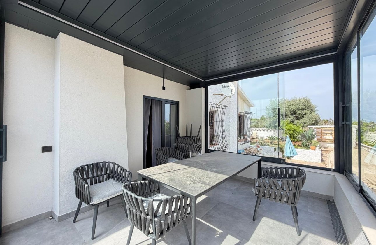 Resale - Villa -
Torrevieja - Punta Prima