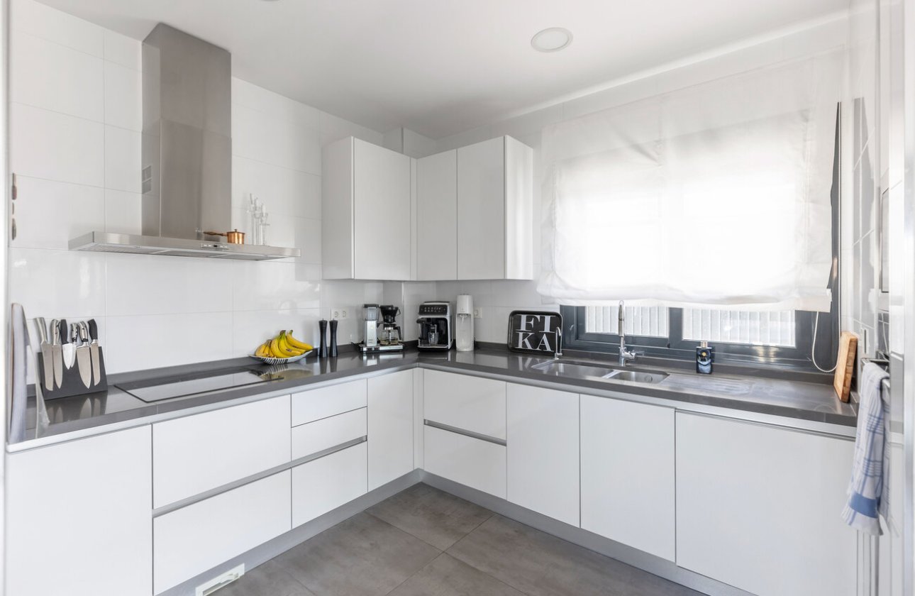 Resale - Villa -
Torrevieja - Rosaleda