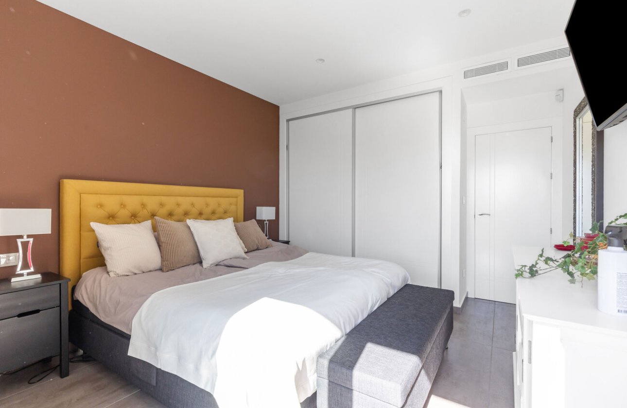 Resale - Villa -
Torrevieja - Rosaleda