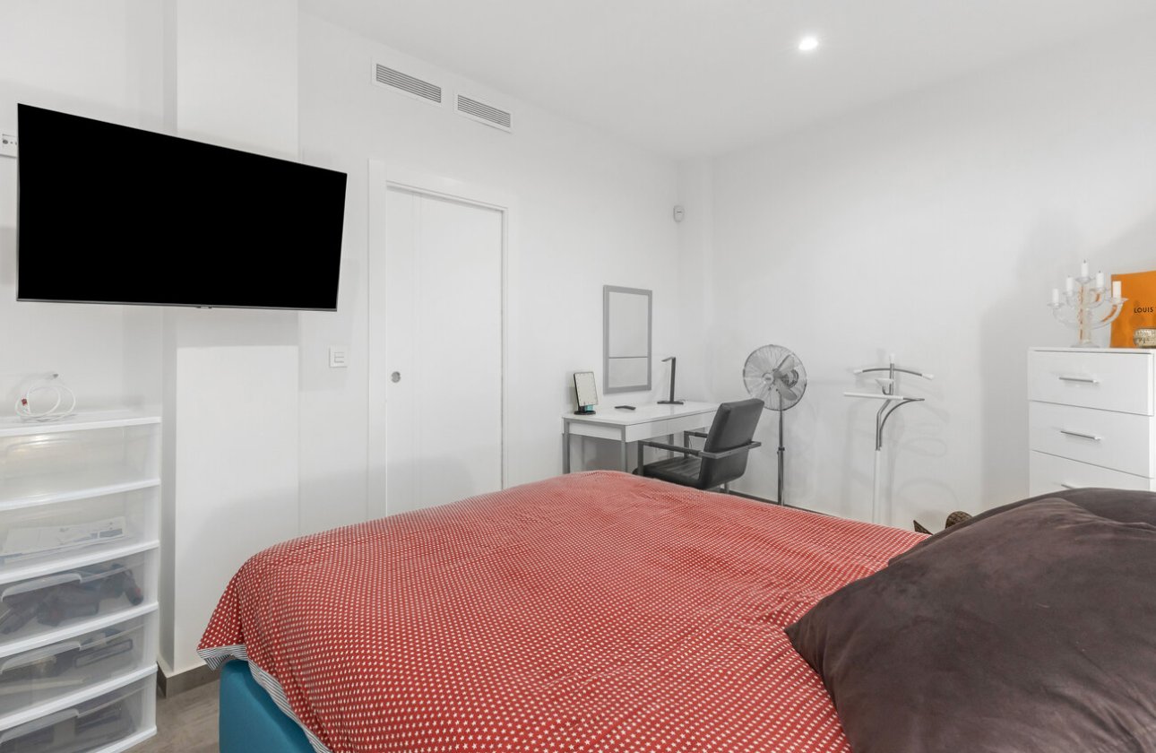 Resale - Villa -
Torrevieja - Rosaleda