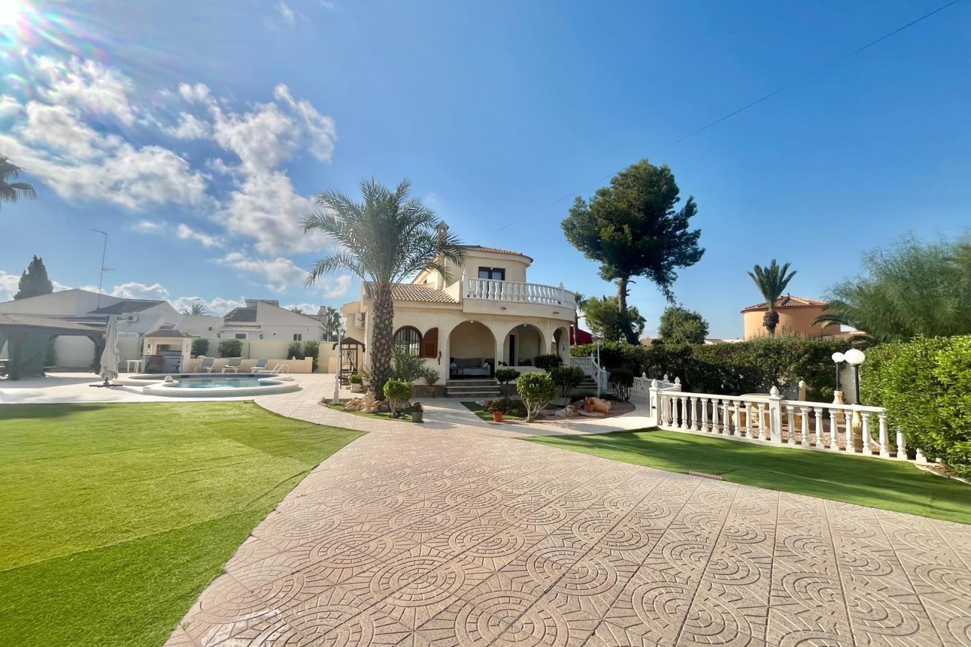 Resale - Villa -
Torrevieja - San Luis