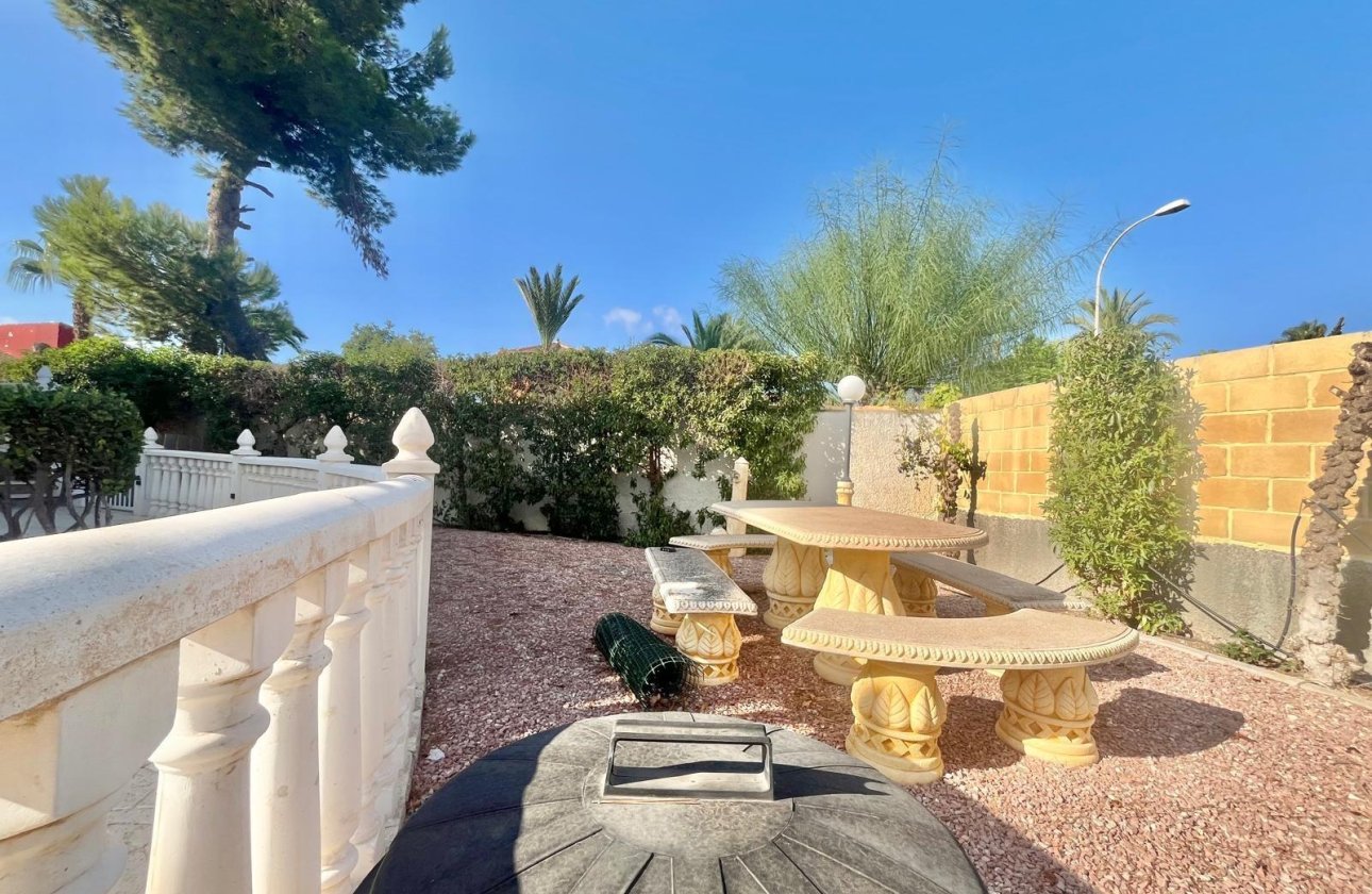 Resale - Villa -
Torrevieja - San Luis