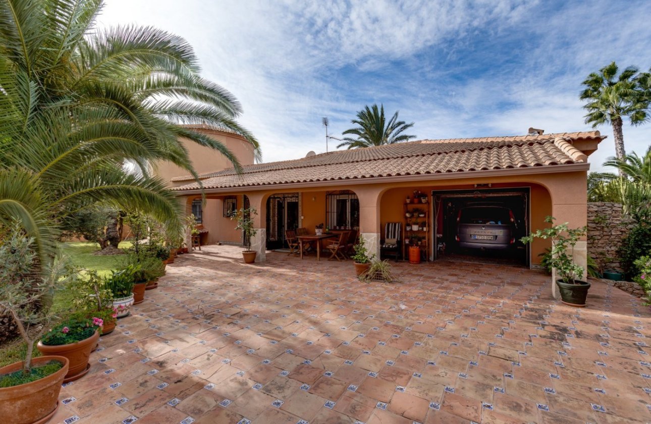 Resale - Villa -
Torrevieja - San Luis