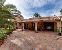 Resale - Villa -
Torrevieja - San Luis