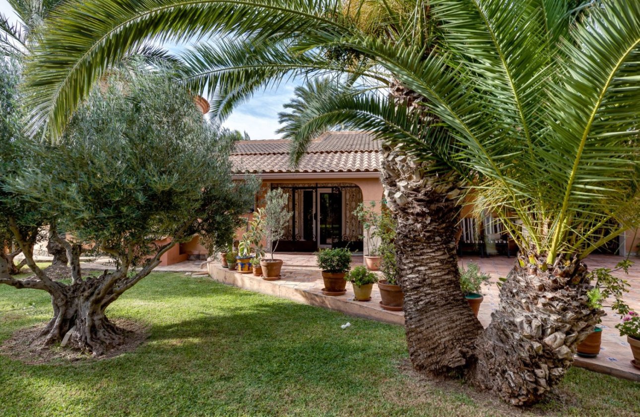 Resale - Villa -
Torrevieja - San Luis