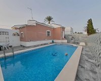 Resale - Villa -
Torrevieja - San Luis