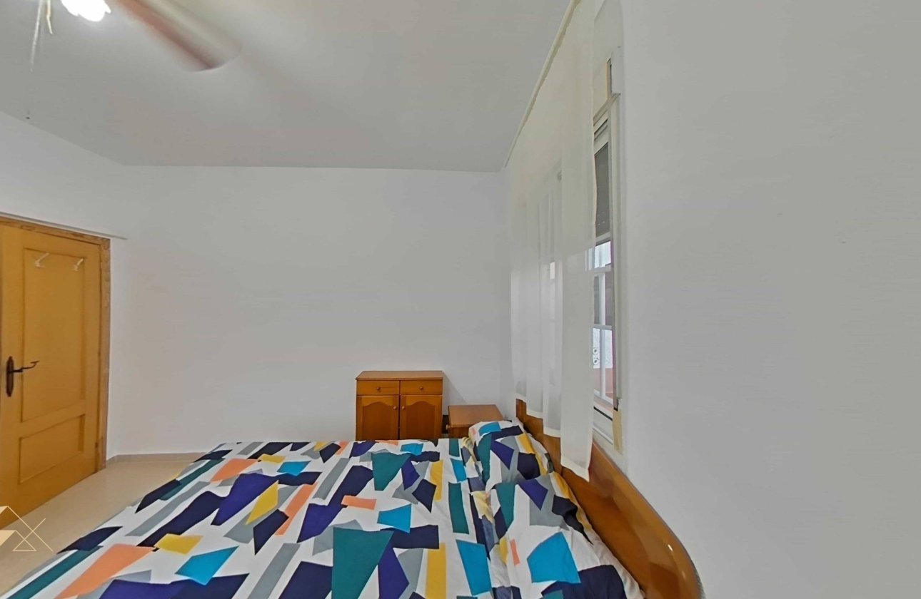 Resale - Villa -
Torrevieja - San Luis