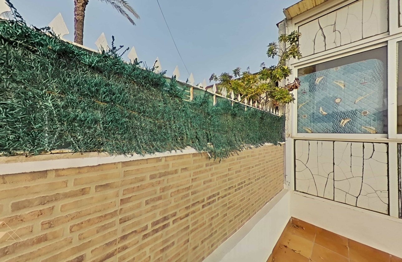 Resale - Villa -
Torrevieja - San Luis