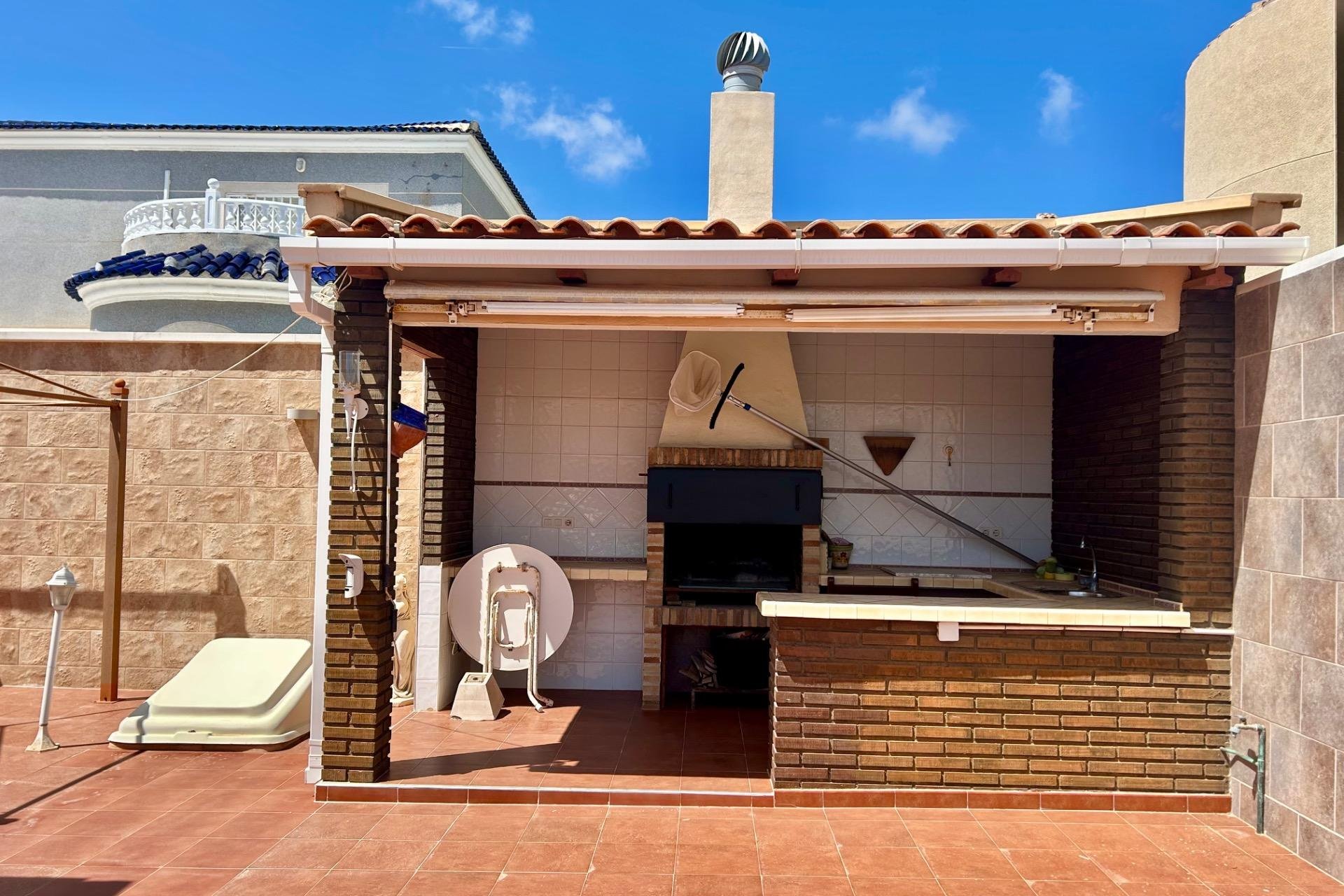 Resale - Villa -
Torrevieja - San Luis
