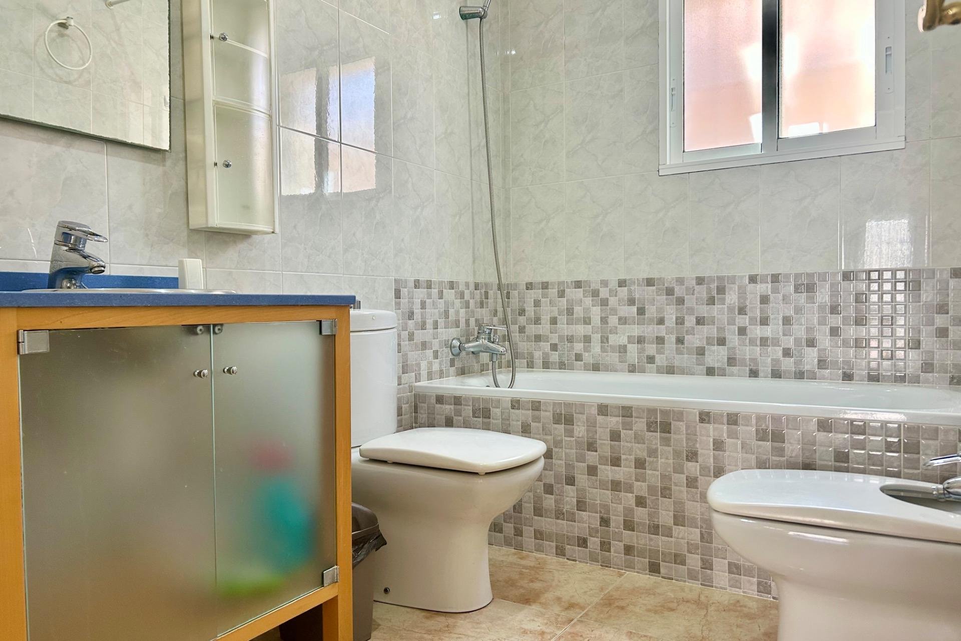 Resale - Villa -
Torrevieja - San Luis