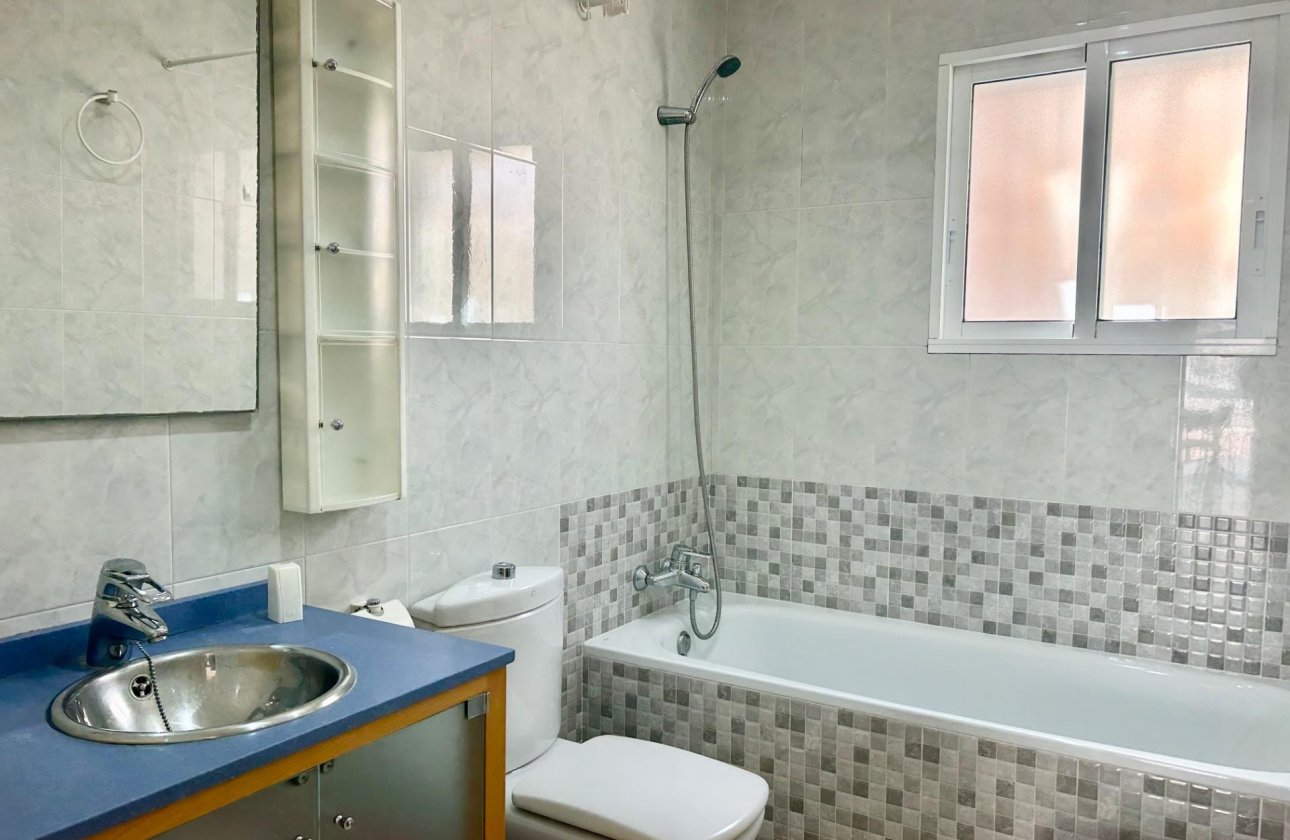 Resale - Villa -
Torrevieja - San Luis
