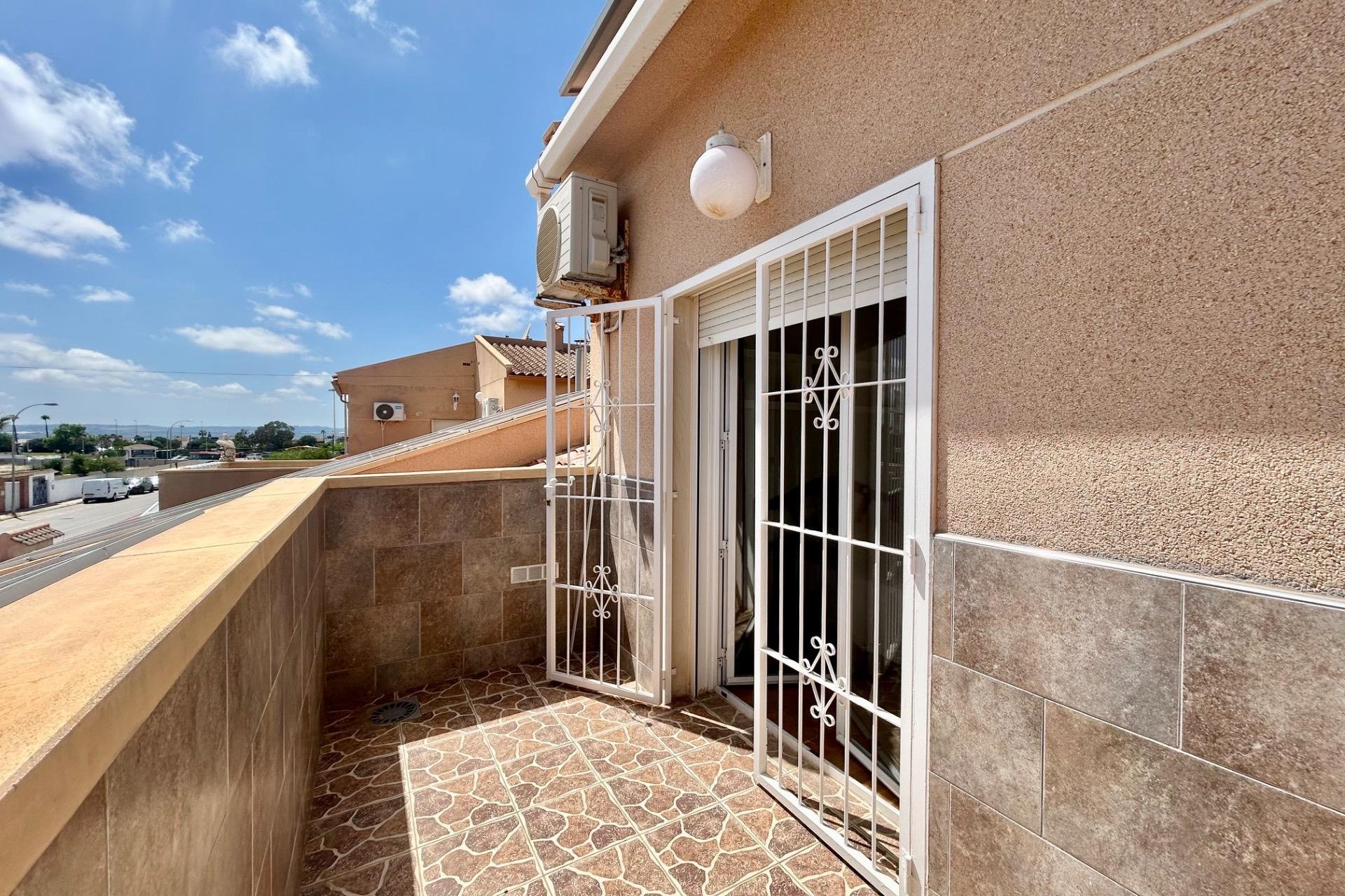 Resale - Villa -
Torrevieja - San Luis