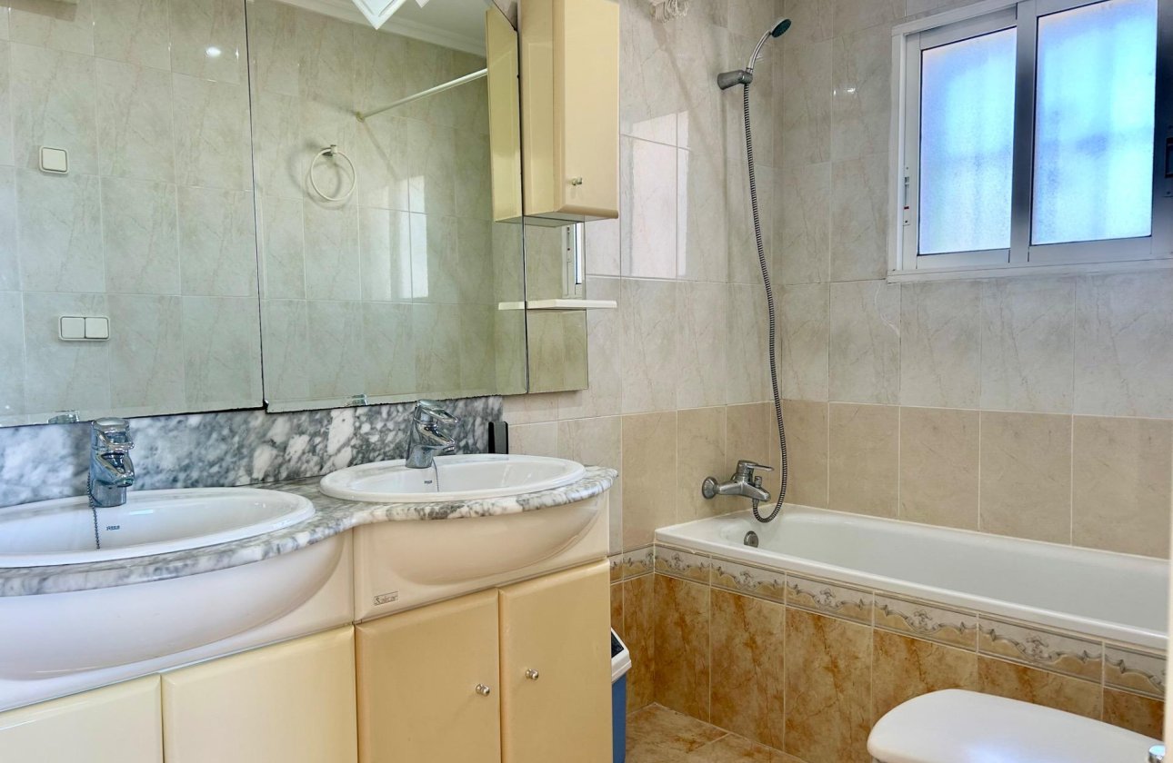 Resale - Villa -
Torrevieja - San Luis