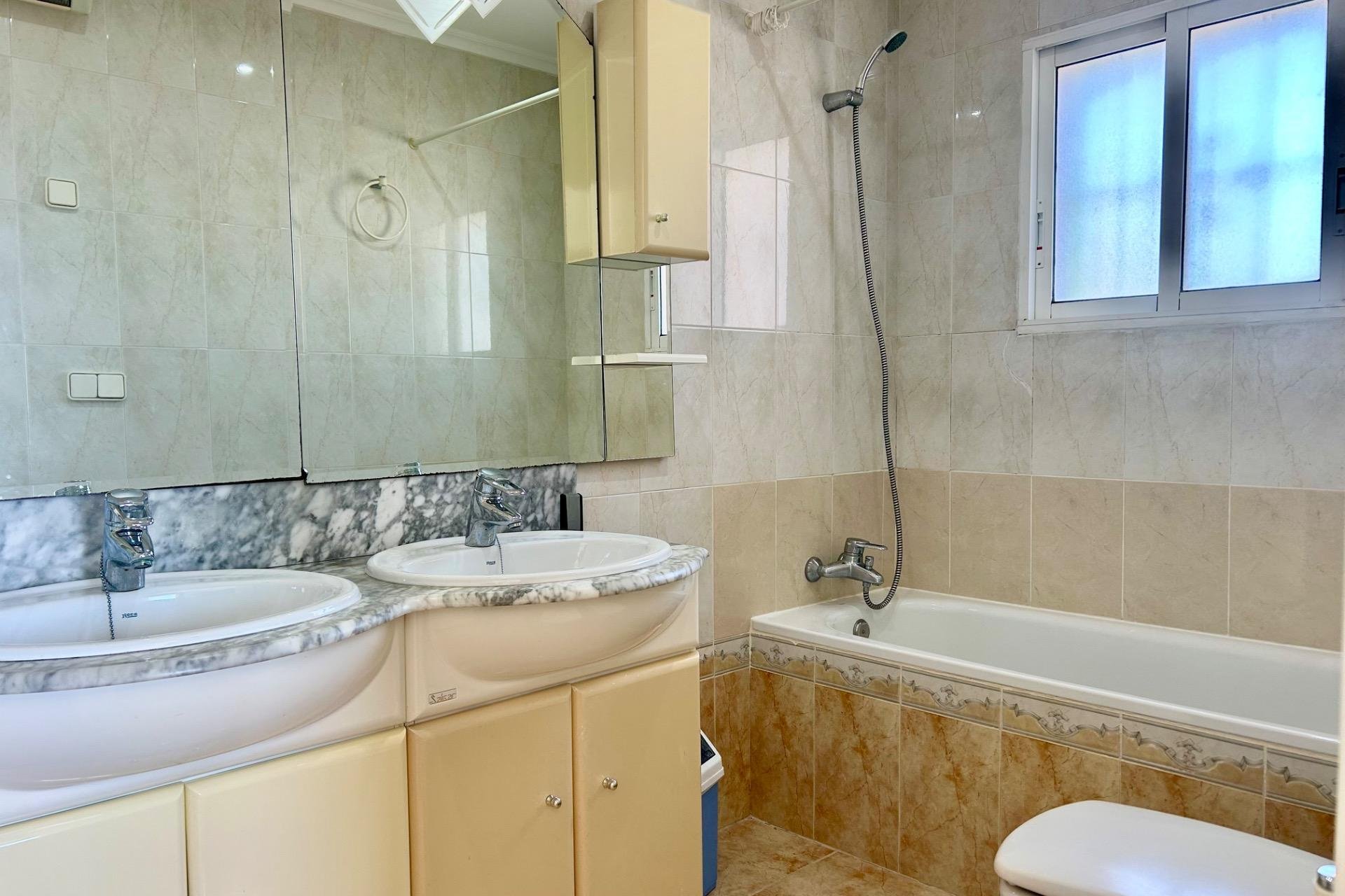 Resale - Villa -
Torrevieja - San Luis