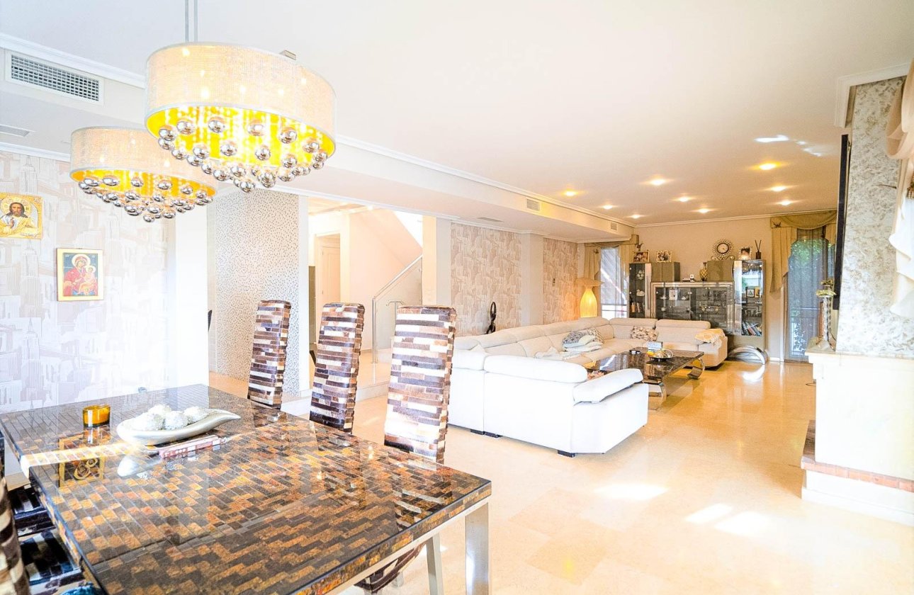 Resale - Villa -
Torrevieja - Torre La Mata