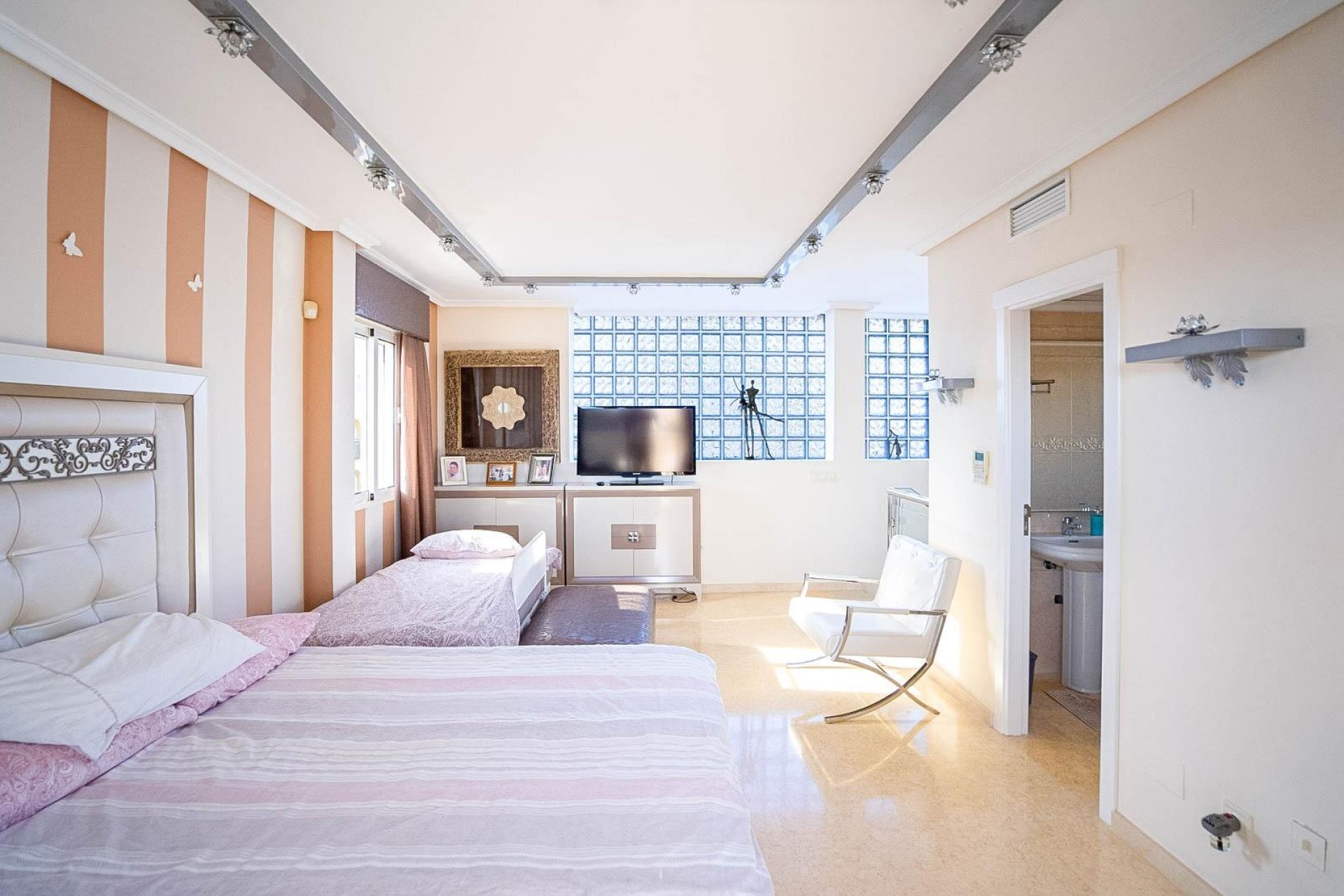 Resale - Villa -
Torrevieja - Torre La Mata