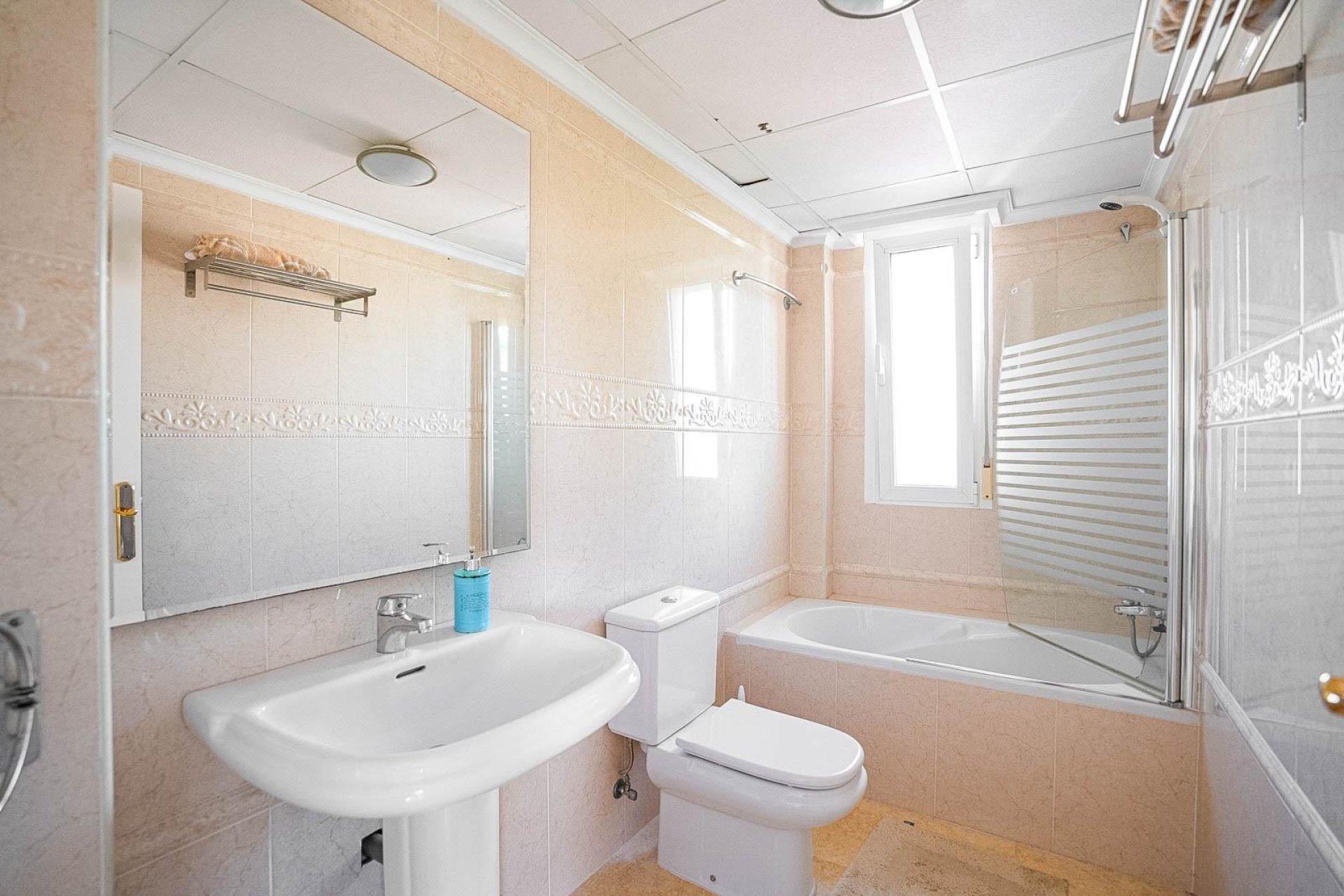 Resale - Villa -
Torrevieja - Torre La Mata