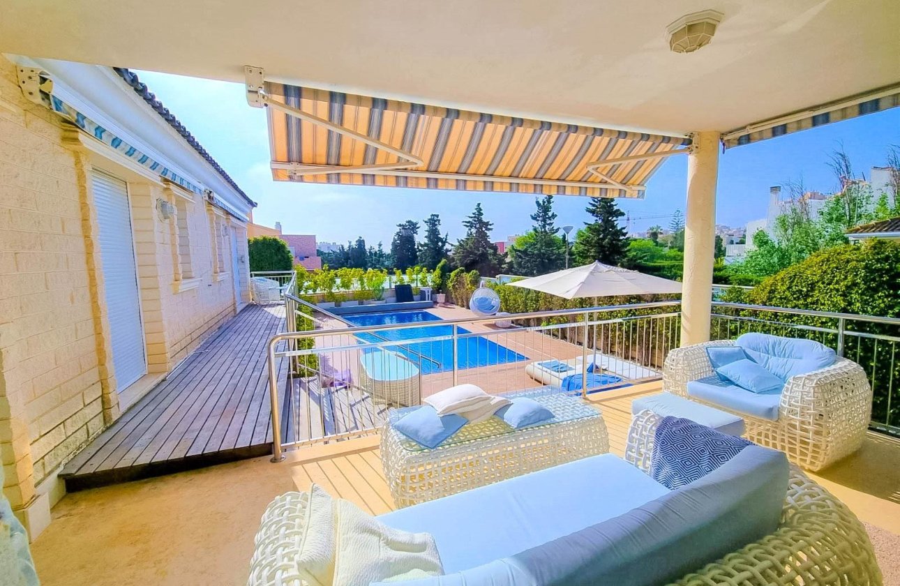 Resale - Villa -
Torrevieja - Torre La Mata