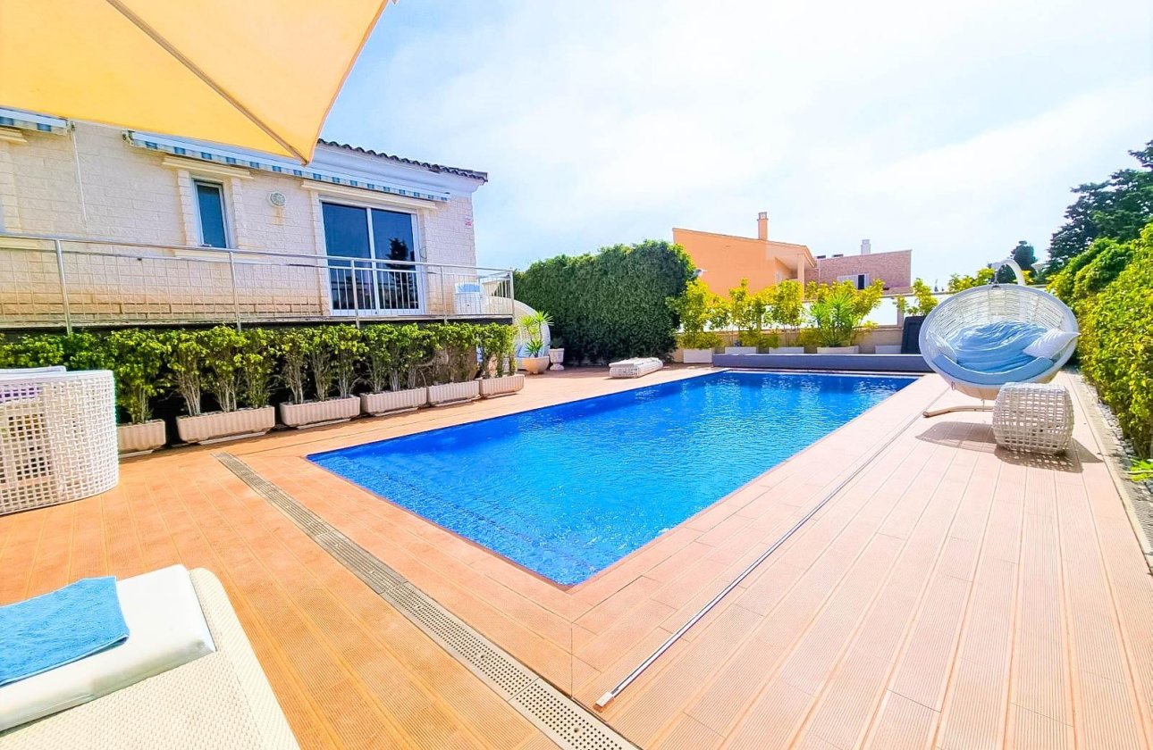 Resale - Villa -
Torrevieja - Torre La Mata