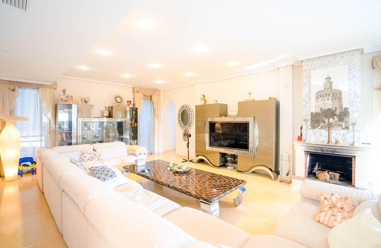 Resale - Villa -
Torrevieja - Torre La Mata