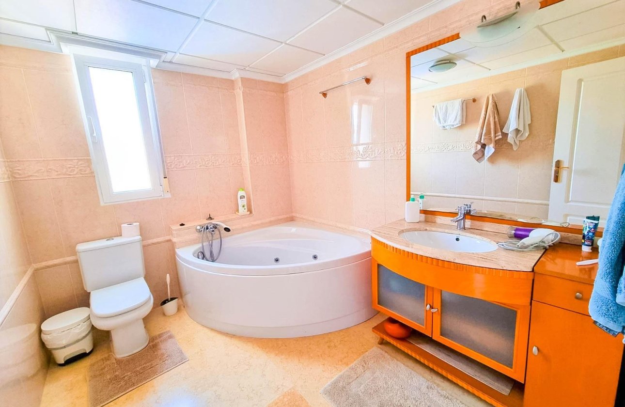 Resale - Villa -
Torrevieja - Torre La Mata