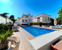 Resale - Villa -
Torrevieja - Torre La Mata