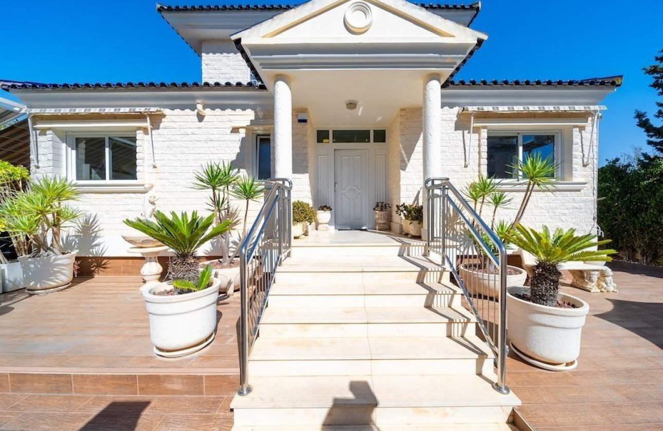 Resale - Villa -
Torrevieja - Torre La Mata