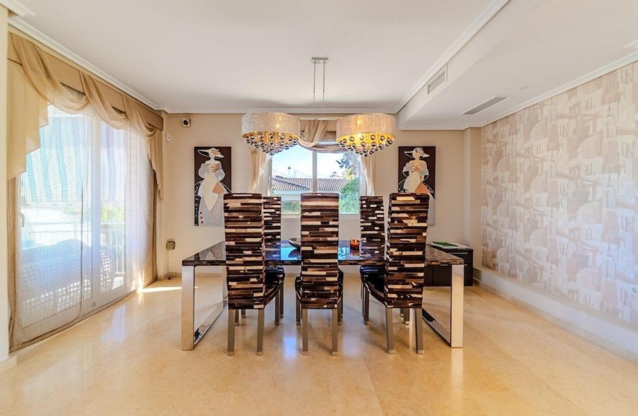 Resale - Villa -
Torrevieja - Torre La Mata