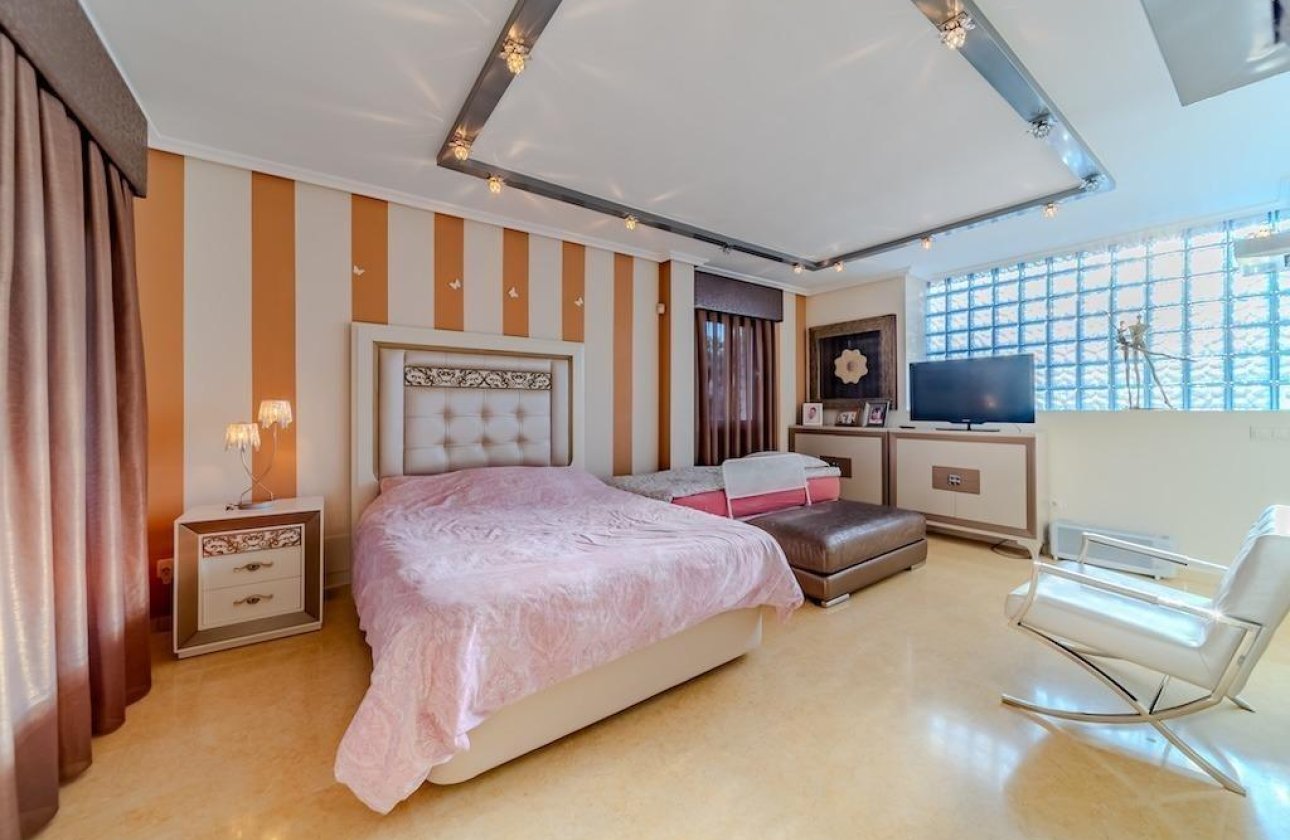 Resale - Villa -
Torrevieja - Torre La Mata