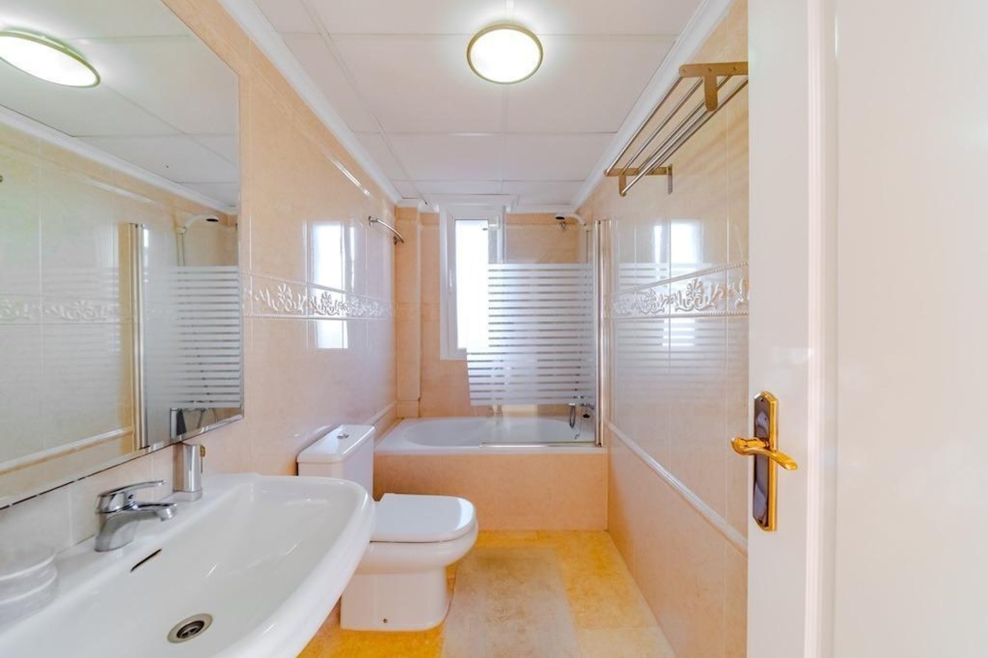Resale - Villa -
Torrevieja - Torre La Mata