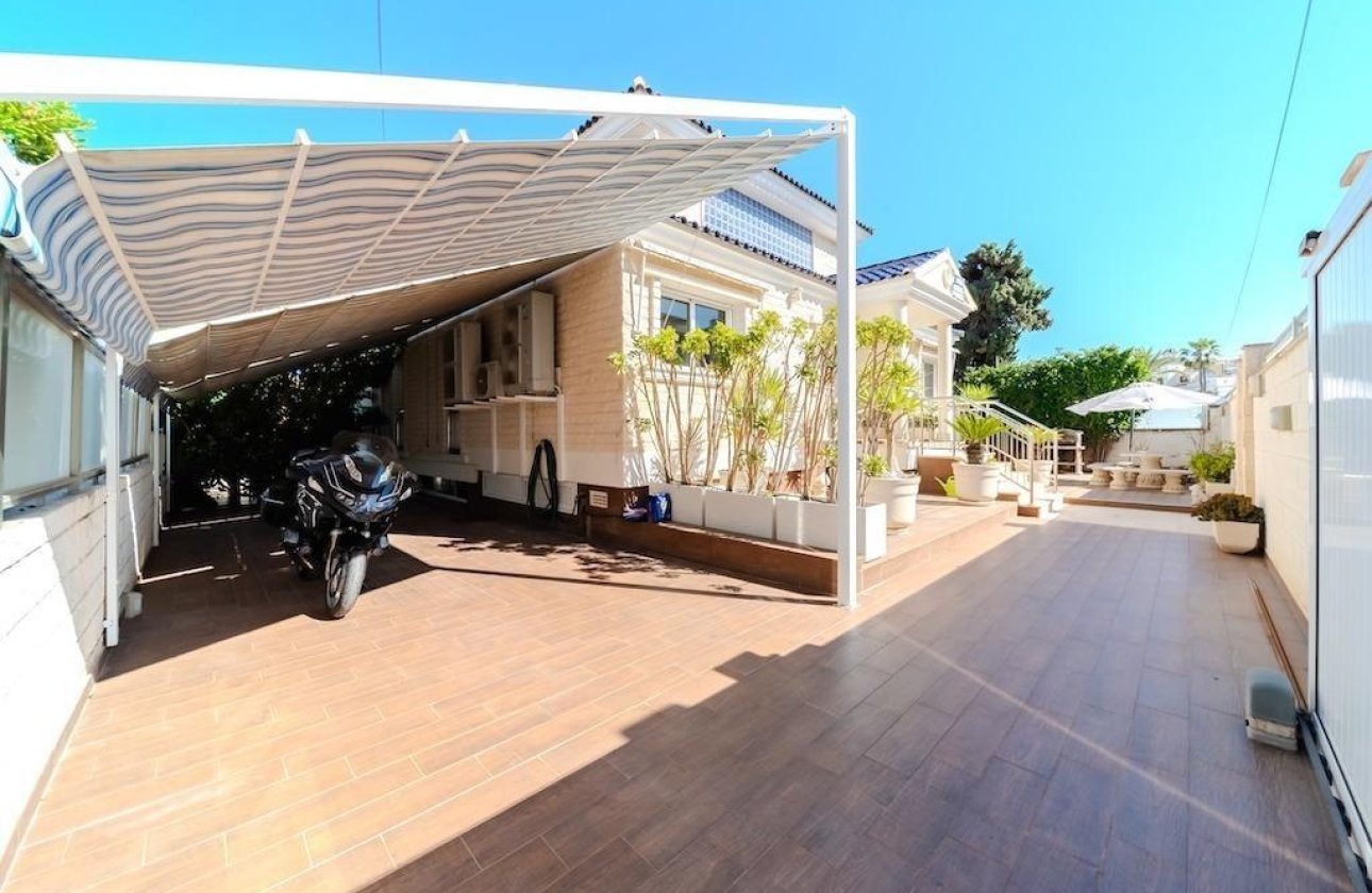Resale - Villa -
Torrevieja - Torre La Mata