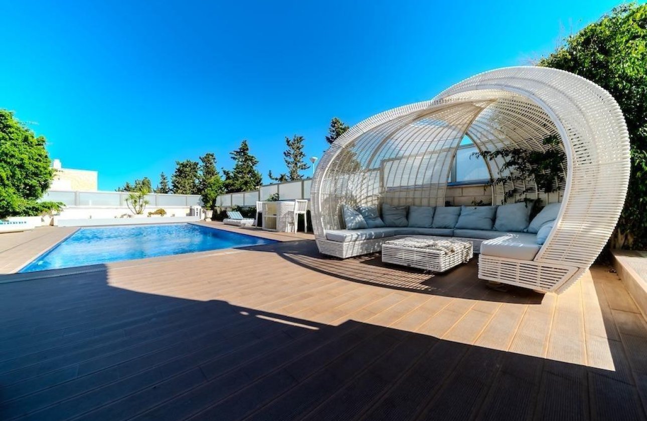 Resale - Villa -
Torrevieja - Torre La Mata