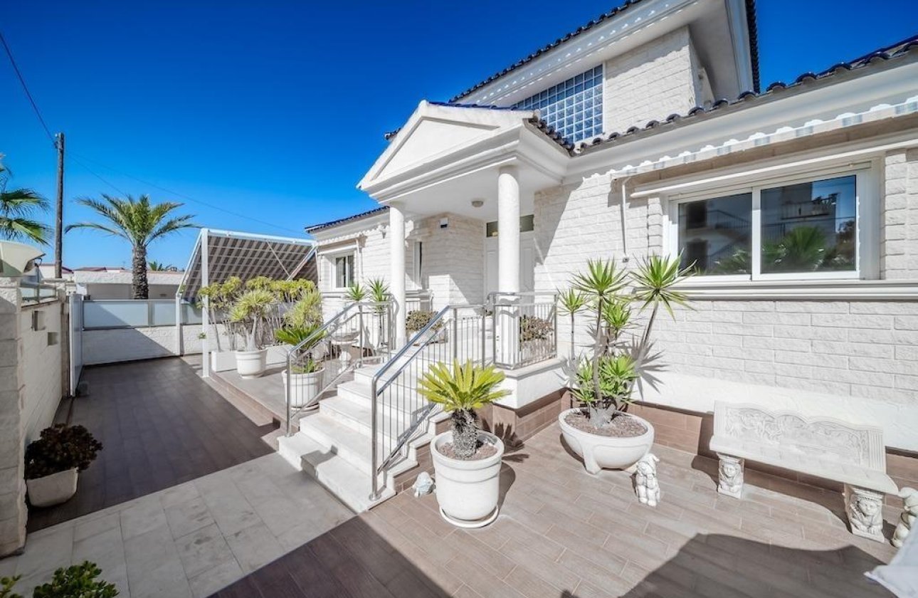 Resale - Villa -
Torrevieja - Torre La Mata