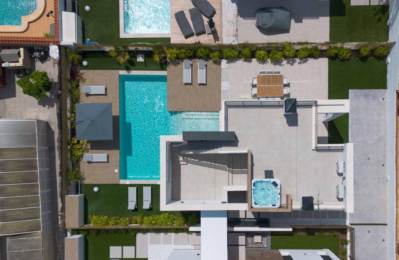 Resale - Villa -
Torrevieja - Torreta Florida