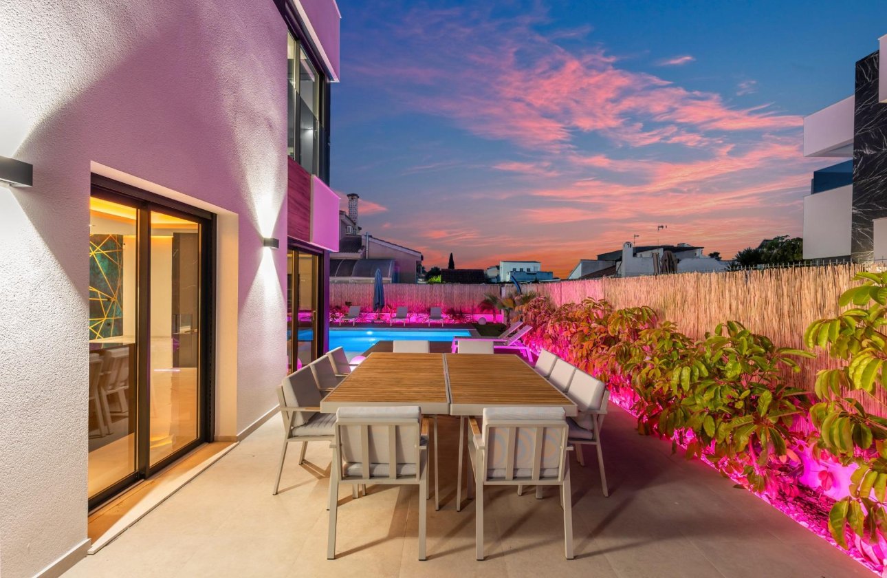 Resale - Villa -
Torrevieja - Torreta Florida