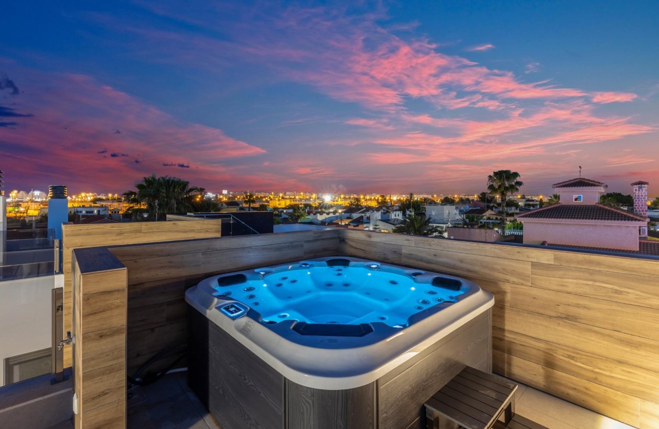 Resale - Villa -
Torrevieja - Torreta Florida