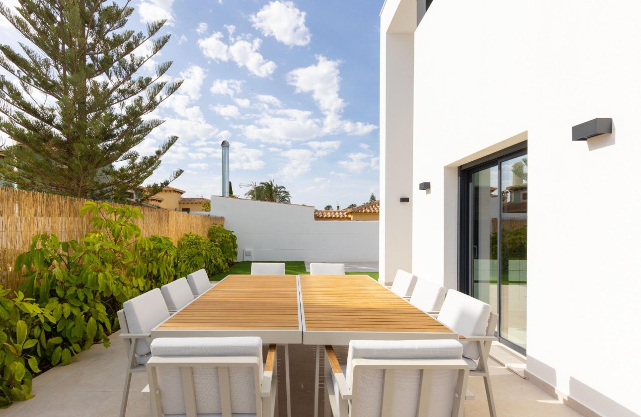 Resale - Villa -
Torrevieja - Torreta Florida
