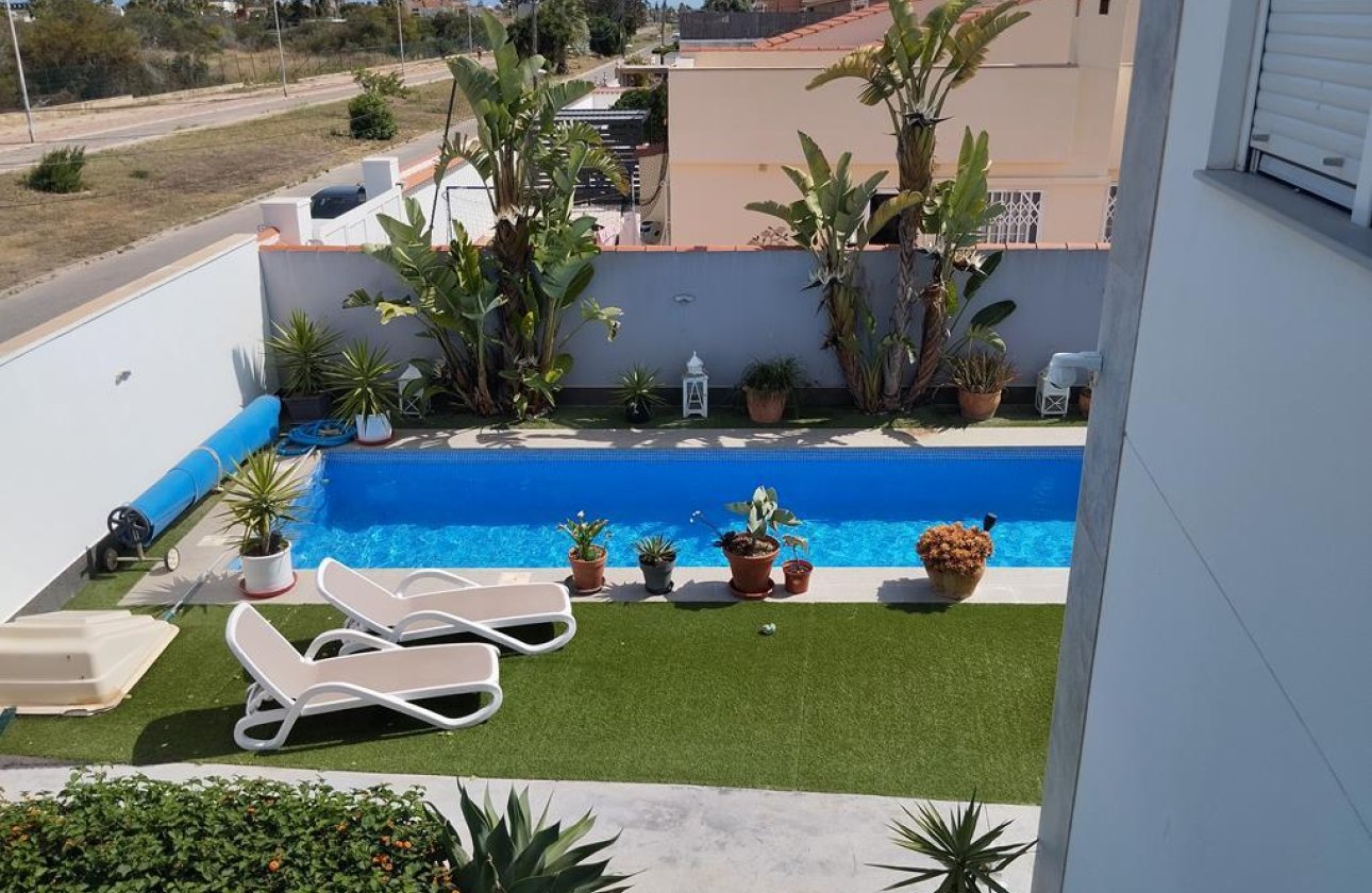 Resale - Villa -
Torrevieja - Torreta Florida