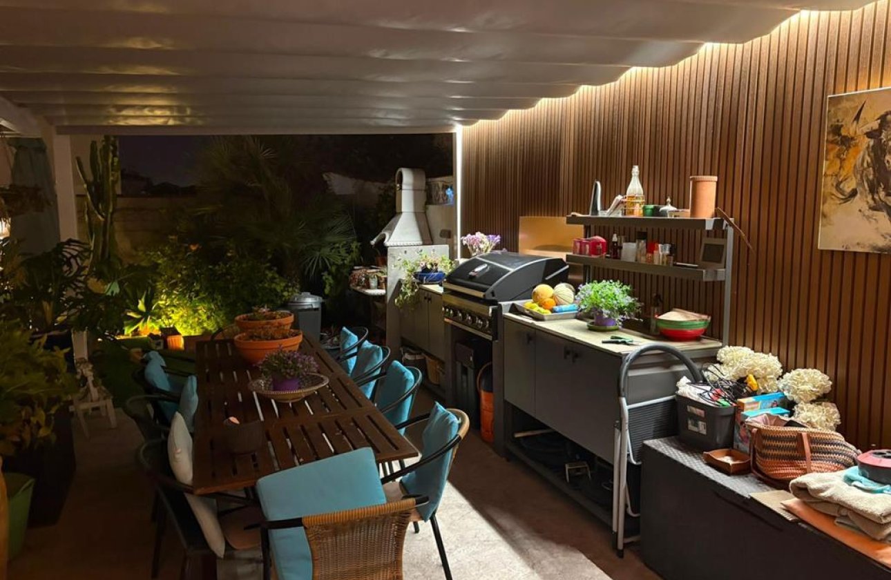 Resale - Villa -
Torrevieja - Torreta Florida