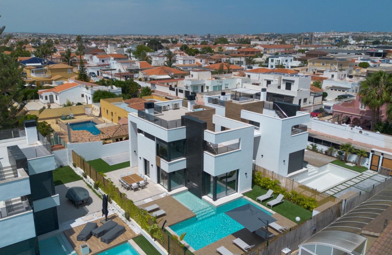 Resale - Villa -
Torrevieja - Torreta Florida