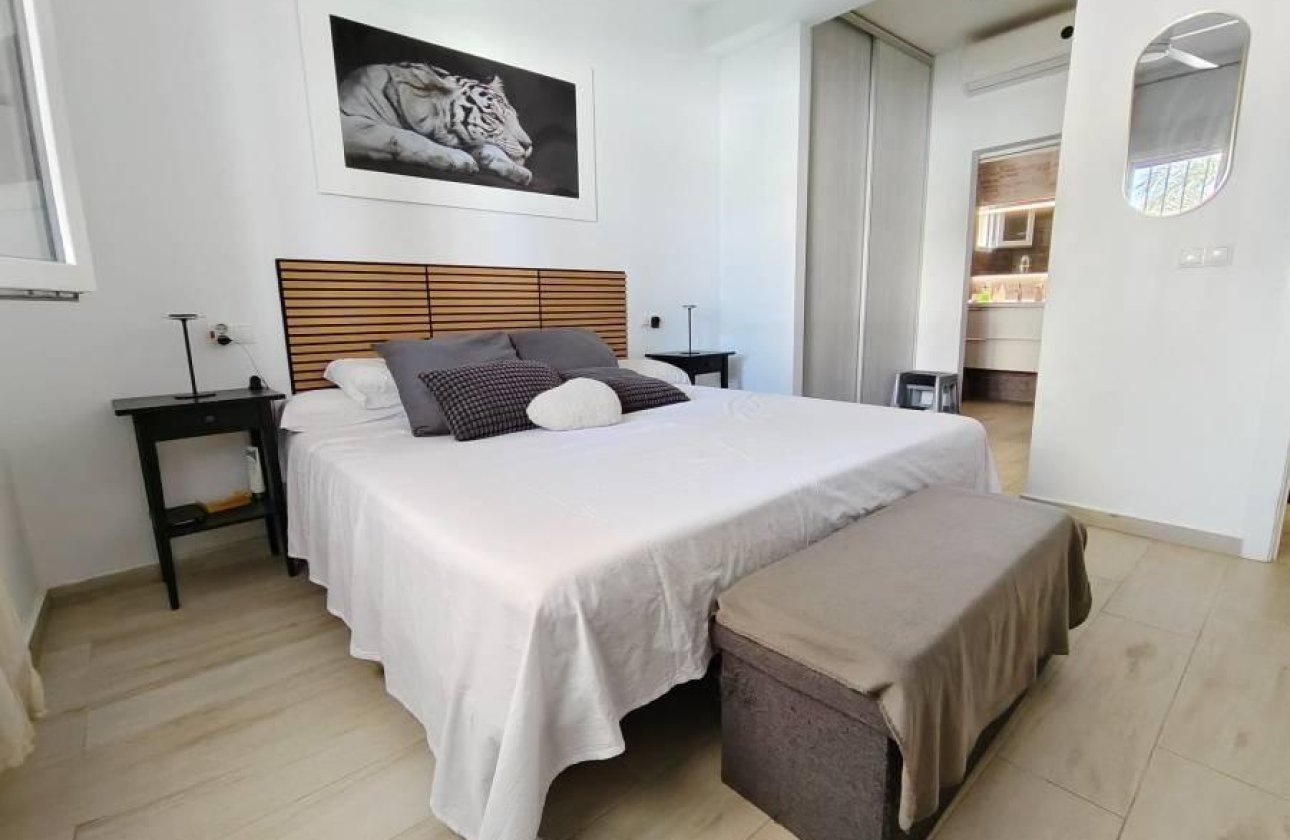 Resale - Villa -
Torrevieja - Torreta Florida