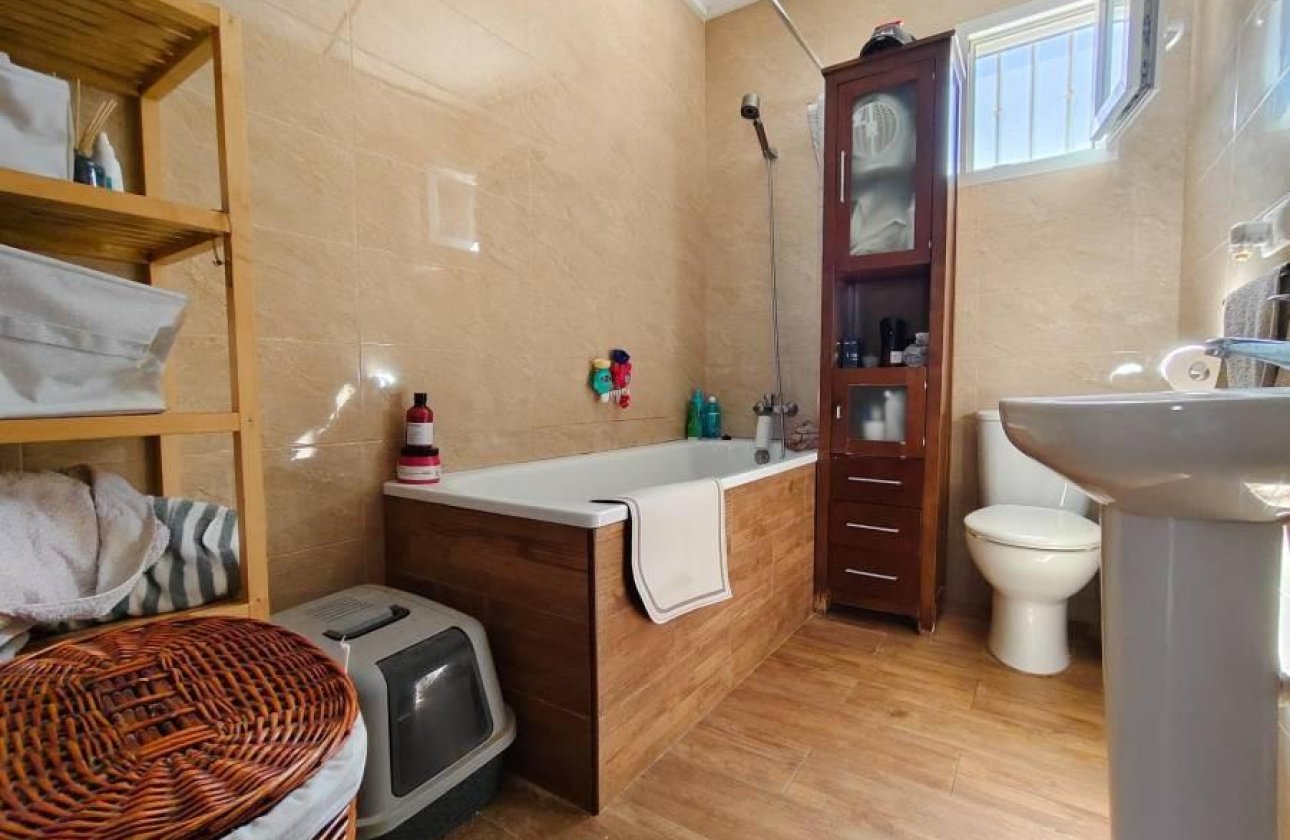 Resale - Villa -
Torrevieja - Torreta Florida
