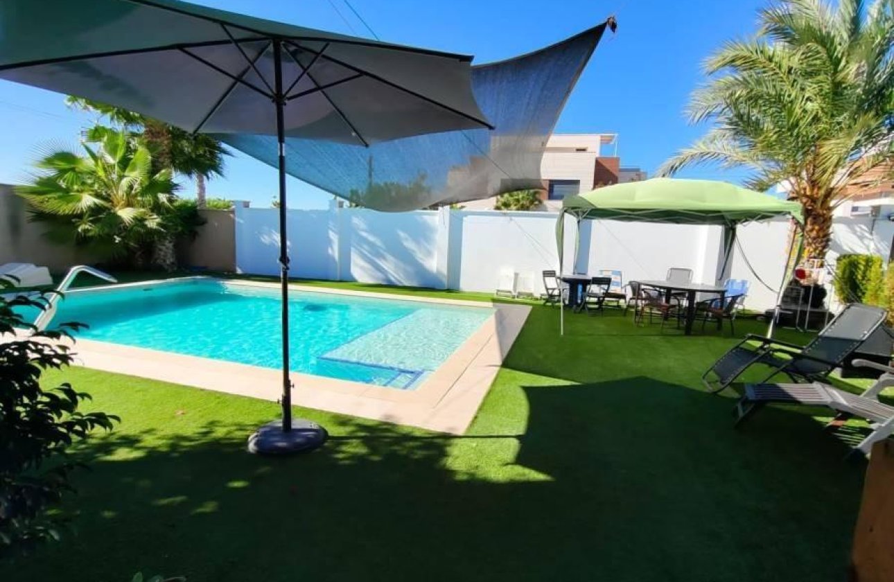 Resale - Villa -
Torrevieja - Torreta Florida