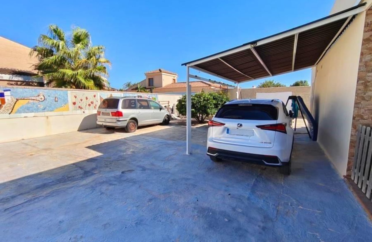 Resale - Villa -
Torrevieja - Torreta Florida