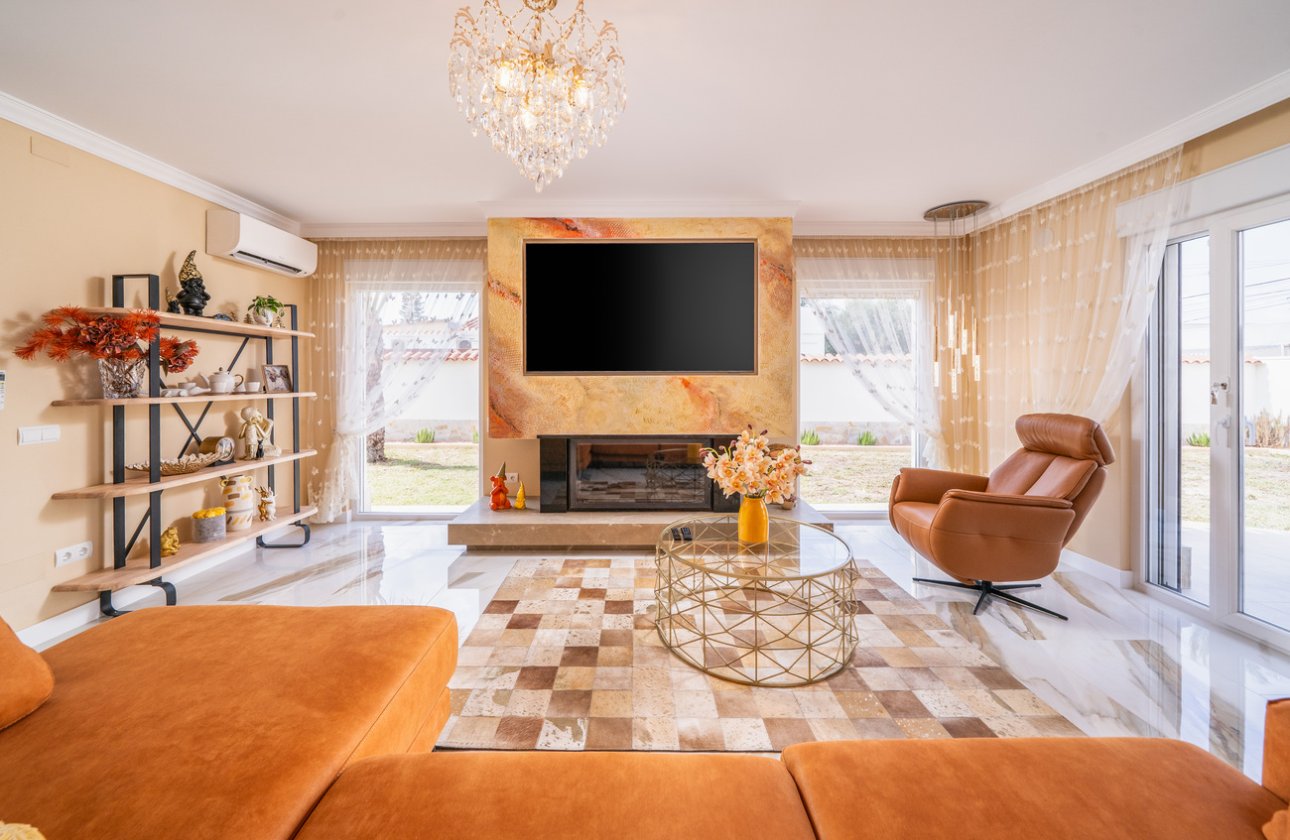 Resale - Villa -
Torrevieja - Torreta