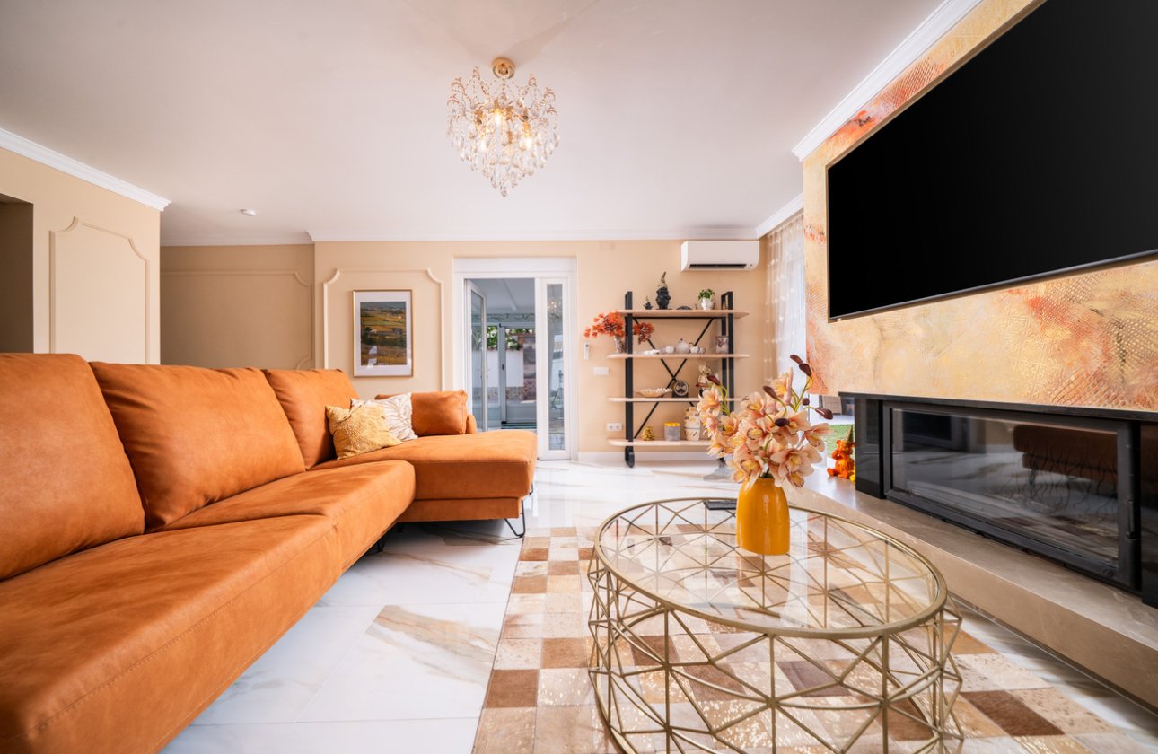 Resale - Villa -
Torrevieja - Torreta