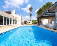 Resale - Villa -
Torrevieja - Torreta