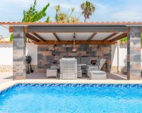 Resale - Villa -
Torrevieja - Torreta