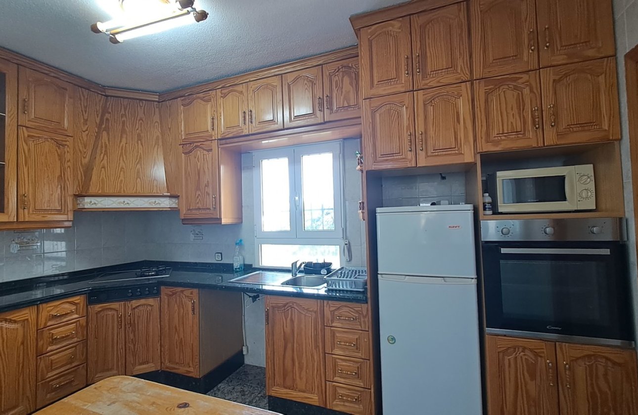 Resale - Villa -
Villamartin - Costa Blanca