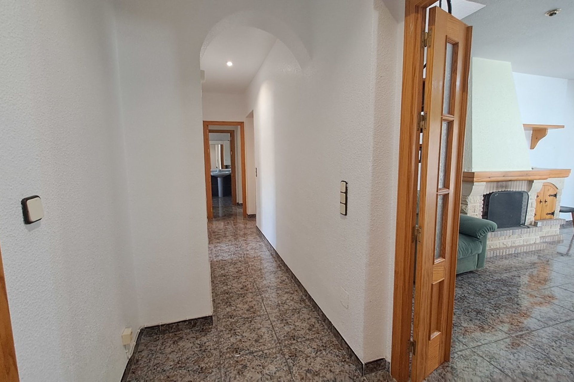 Resale - Villa -
Villamartin - Costa Blanca